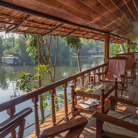 Alappuzha Malayalam Lake Resort מראה חיצוני תמונה