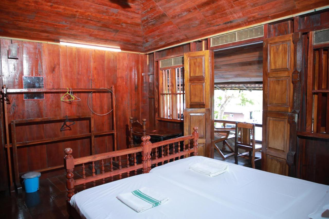 Alappuzha Malayalam Lake Resort מראה חיצוני תמונה