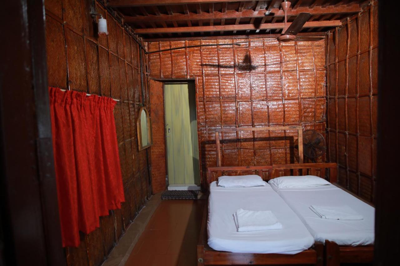 Alappuzha Malayalam Lake Resort מראה חיצוני תמונה