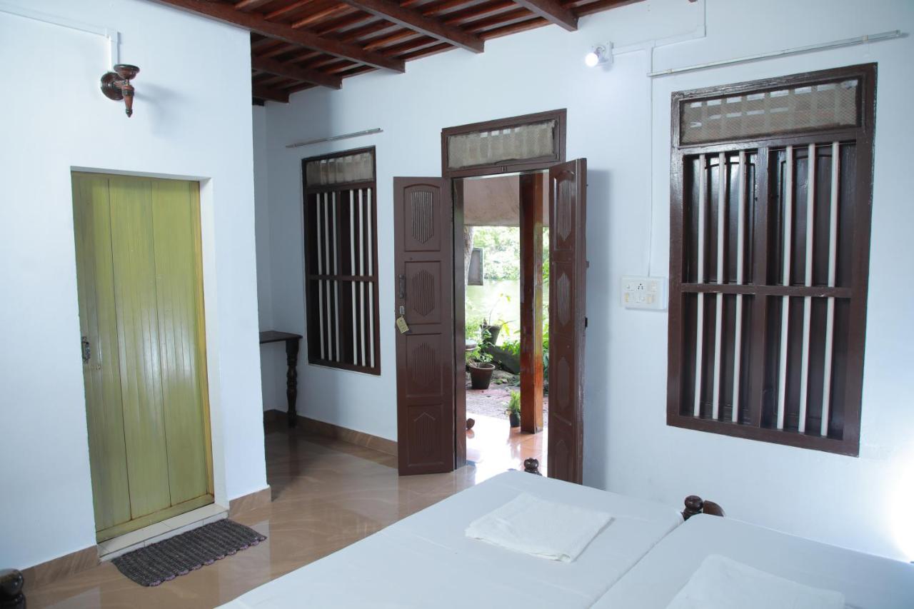 Alappuzha Malayalam Lake Resort מראה חיצוני תמונה