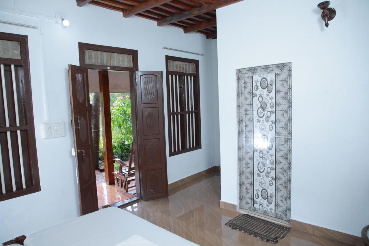 Alappuzha Malayalam Lake Resort מראה חיצוני תמונה