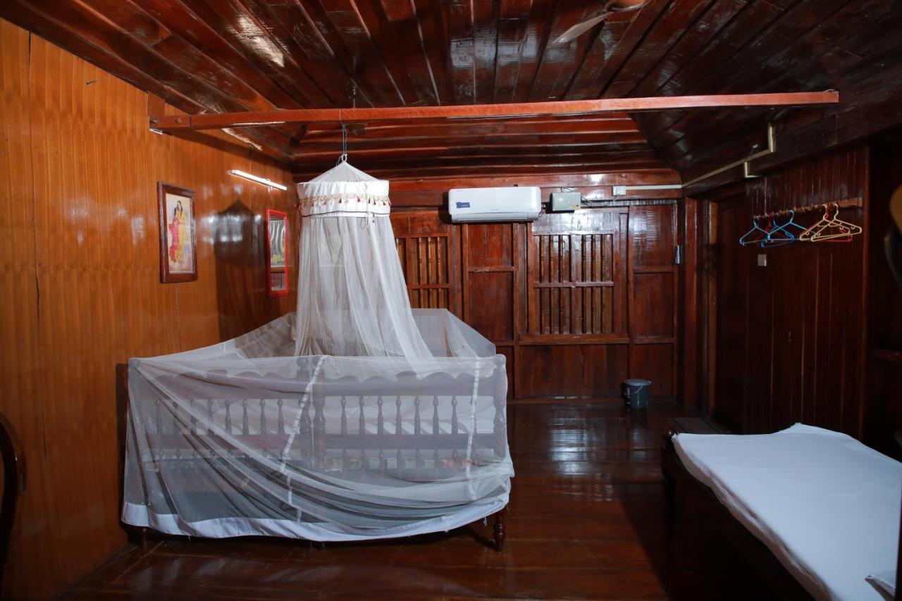 Alappuzha Malayalam Lake Resort מראה חיצוני תמונה