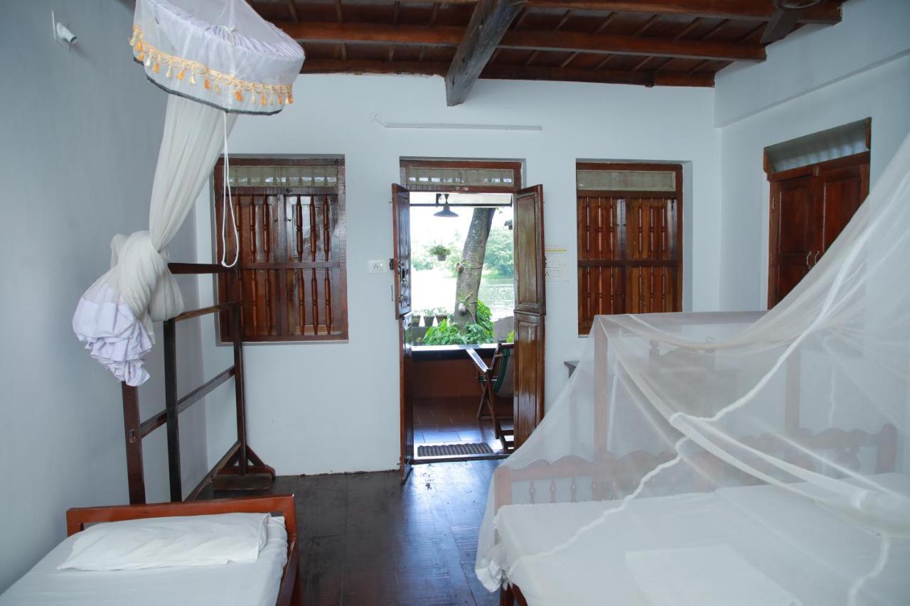 Alappuzha Malayalam Lake Resort מראה חיצוני תמונה