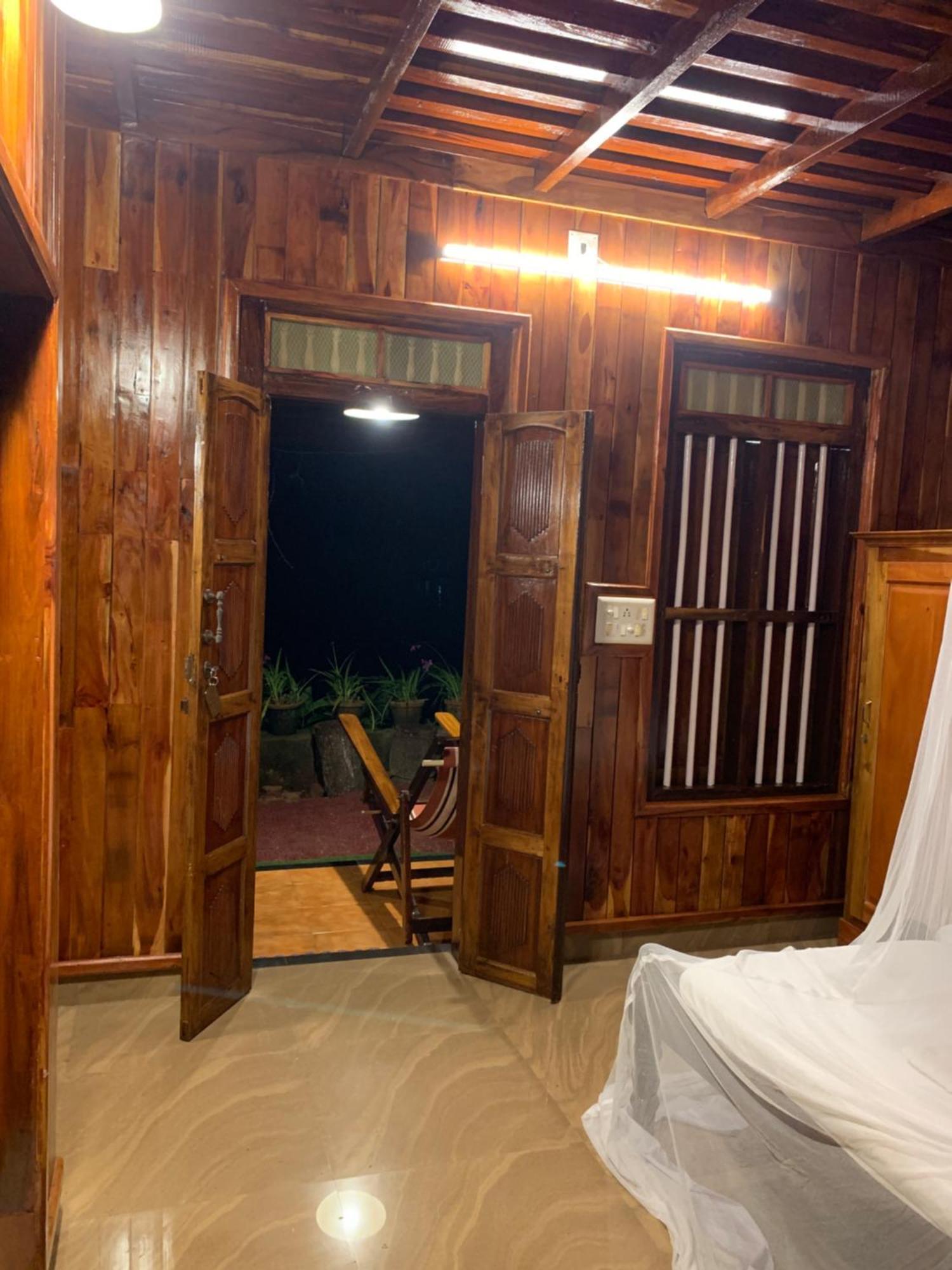 Alappuzha Malayalam Lake Resort מראה חיצוני תמונה