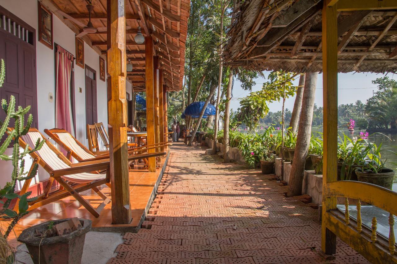Alappuzha Malayalam Lake Resort מראה חיצוני תמונה