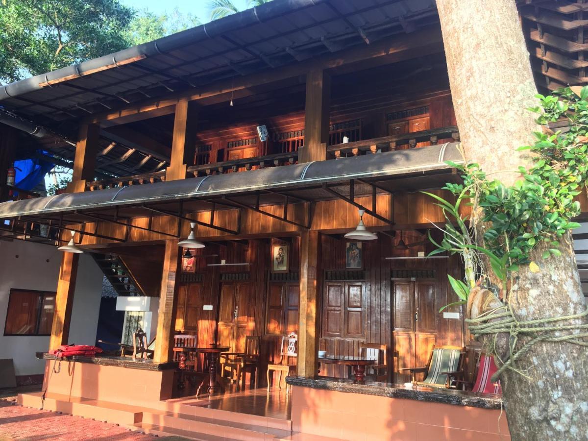 Alappuzha Malayalam Lake Resort מראה חיצוני תמונה